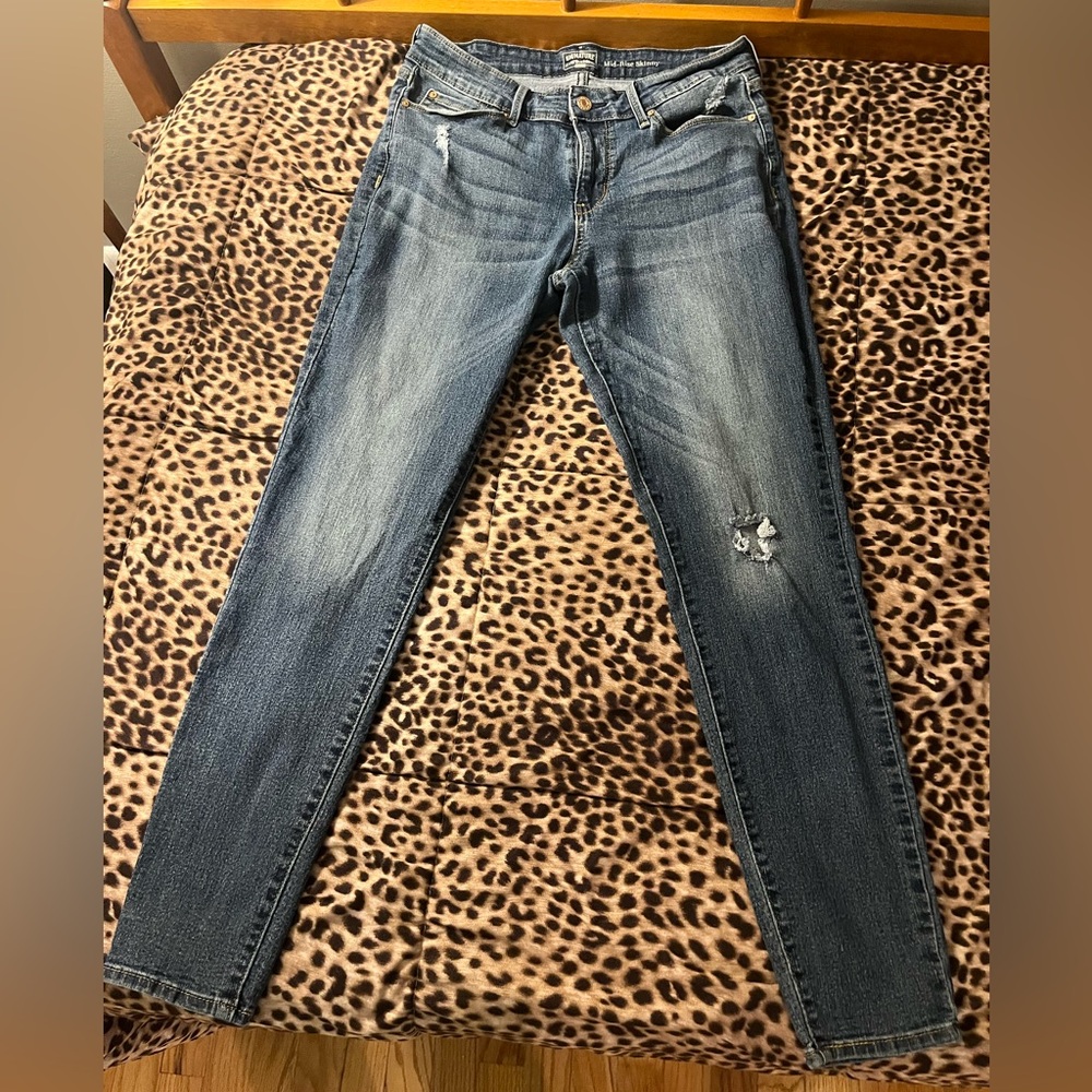Levi Strauss - Picture 2 of 5